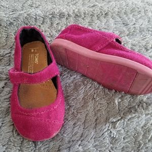Toddler  TOMS mary Jane's fuchsia sz.6